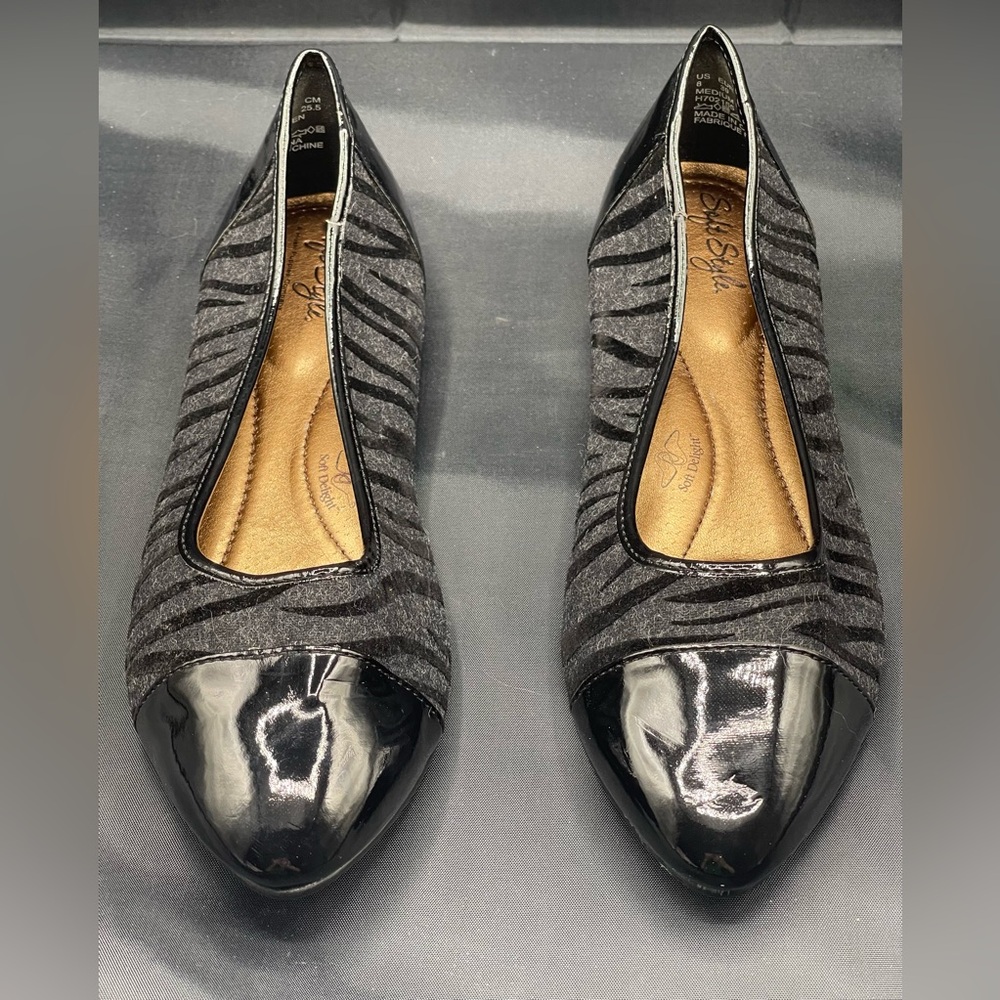 Soft Style Flats in Black and Gray Zebra Print - Women’s Size 8 - NEW
